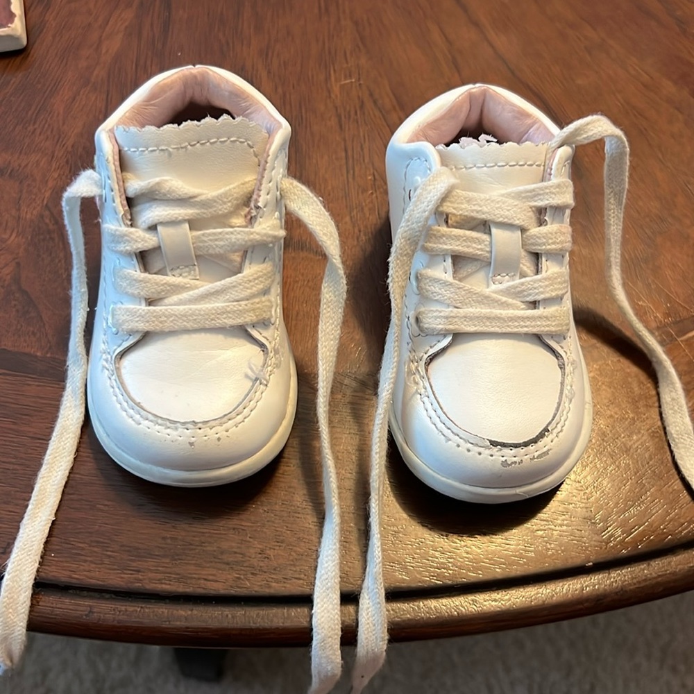 Stride Rite toddlers size 3M shoes Emilia White